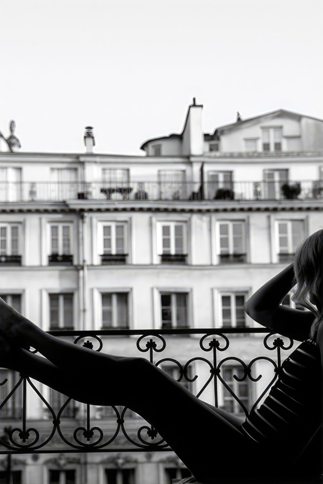 Poster - Vrouw op Balkon